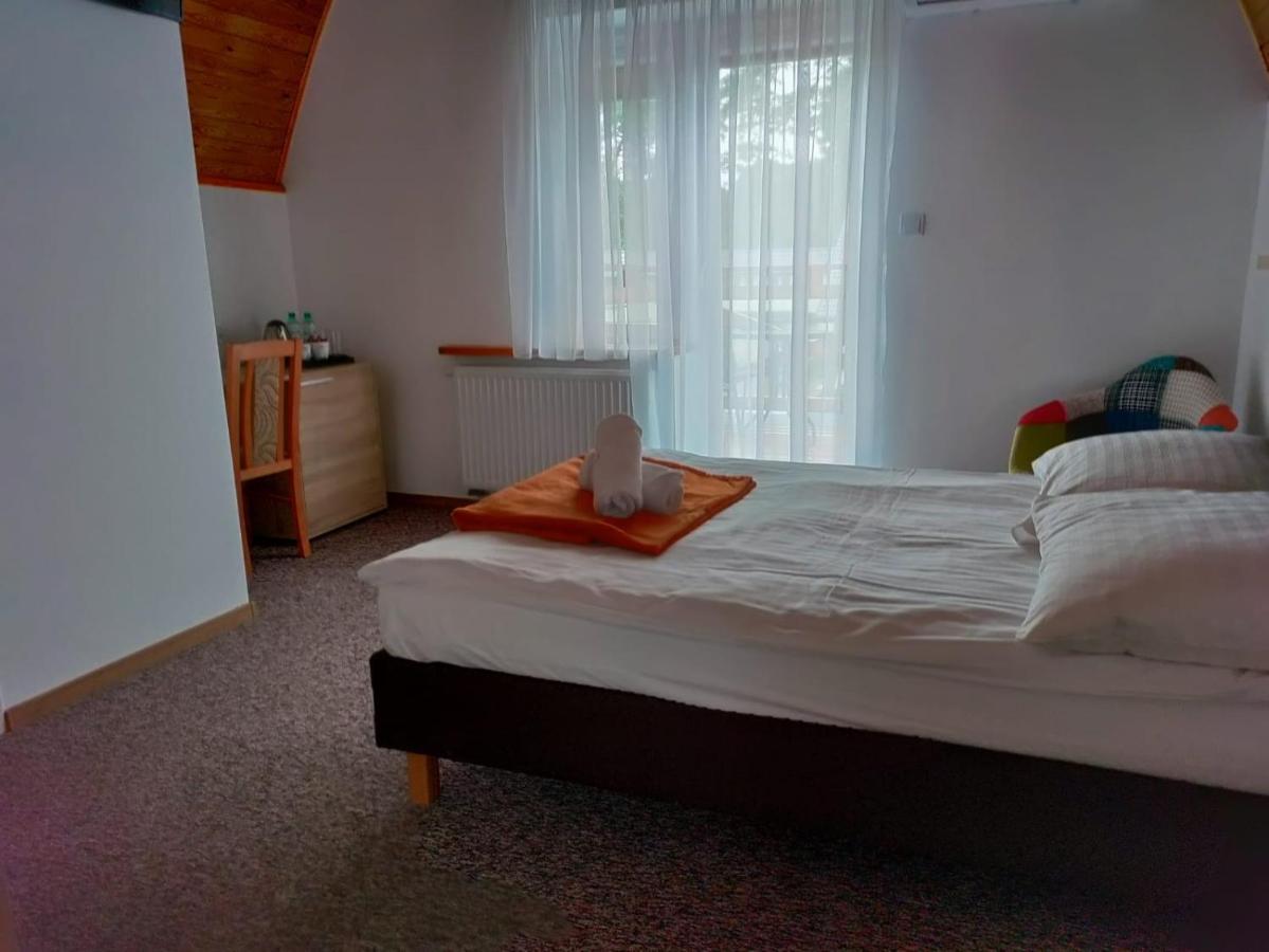 "Hel" Wieniec Zdroj Włocławek Kültér fotó